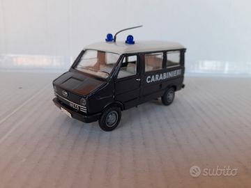 MODELLO IVECO DAILY BUS CARABINIERI OLD CARS