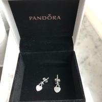 Pandora orecchini a cuore con scatola