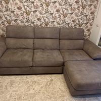 Divano con pouf contenitore