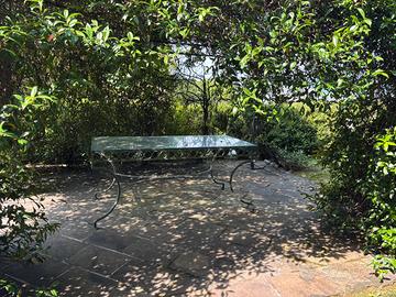 Tavolo in ferro e vetro per gazebo