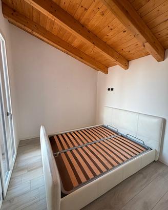 Letto matrimoniale Chateau d’Ax con contenitore -