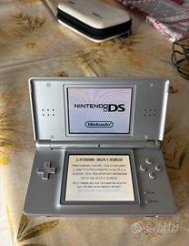 Nintendo ds lite grigio con cartuccia +32 giochi