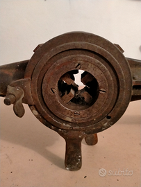 Filiera per tubi grandi