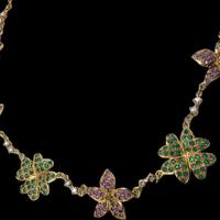 COLLANA ORO DIAMANTI SMERALDI ZAFFIRI