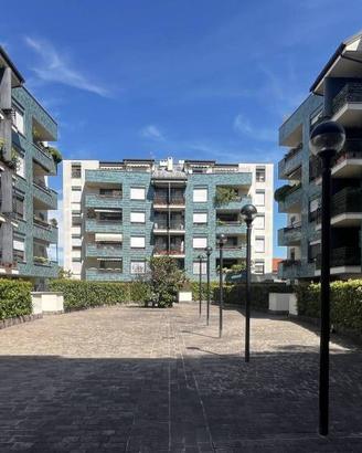 Appartamento di 145 m² con 4 locali e box auto a S