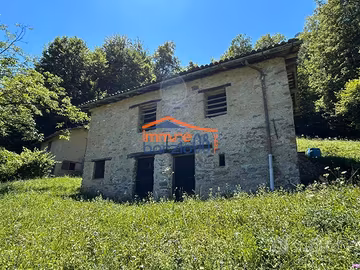 2 RUSTICI DA RISTRUTTURARE - TACENO