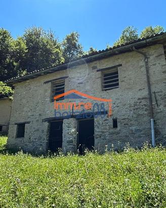 2 RUSTICI DA RISTRUTTURARE - TACENO