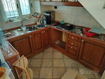 CUCINA FATTA A MANO E MOBILE