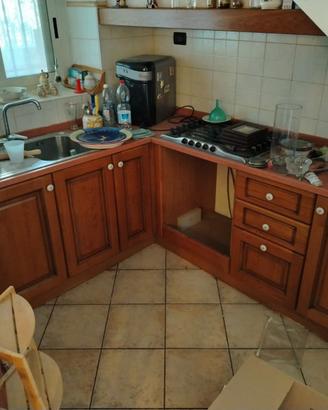 CUCINA FATTA A MANO E MOBILE
