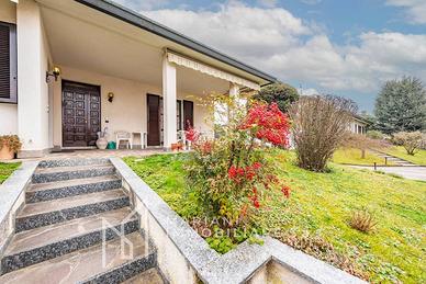 Villa di 187 m² con 5 locali e box auto doppio a S