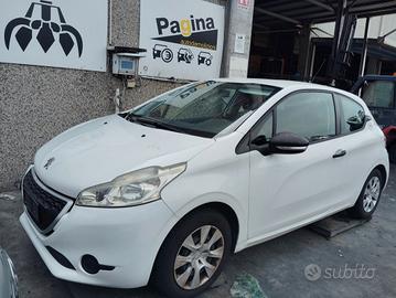 PEUGEOT 208 1.2 B 2012 HM01  PER RICAMBI