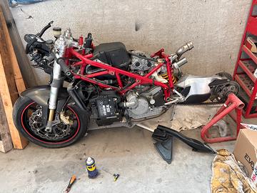 pezzi per ducati 749-999