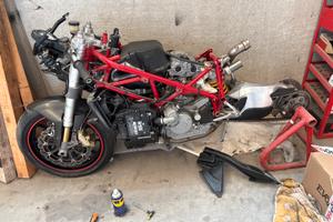 pezzi per ducati 749-999