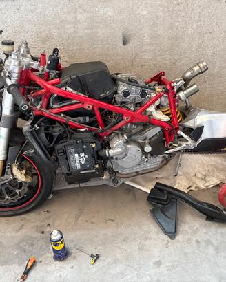 pezzi per ducati 749-999