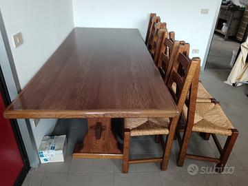 tavolo in legno massiccio
