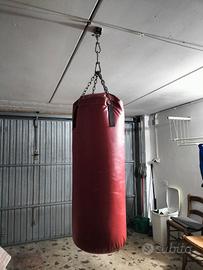 SACCO DA BOXE CON GANCIO A MURO