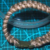 Bracciali e accessori in paracord e microcord