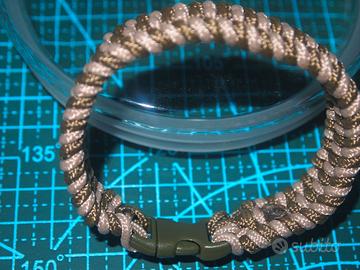 Bracciali e accessori in paracord e microcord