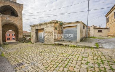 Rudere con possibilità di edificare casa indipende