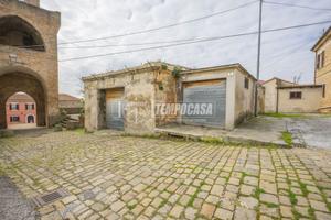 Rudere con possibilità di edificare casa indipende