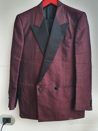 Vestito uomo elegante