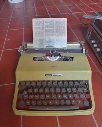 macchina da scrivere Olivetti lettera 32