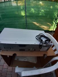 registratore  mangia  casette e DVD  funzionante 