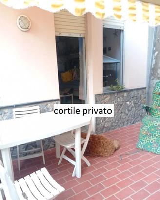 Alassio 300m dal mare bilocale no barriere cortile