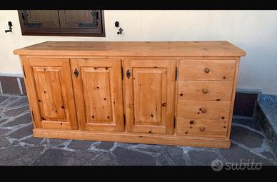 Mobile credenza in larice