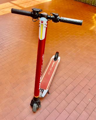 Minopattino elettrico Ducati Corse Special Edition