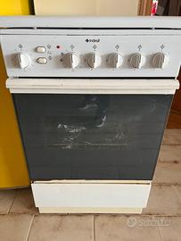 Stufa a gas con forno elettrico