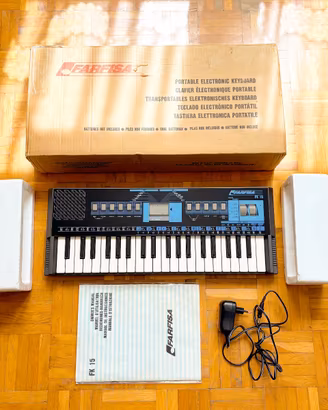 Farfisa FK15 (1985) tastiera disegnata da Giugiaro