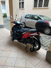 Moto scooter Piaggio Liberty 125