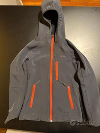 Guscio antivento e impermeabile