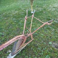 Aratro d’epoca in ferro