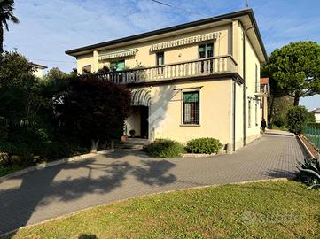 PORZIONE DI BIFAMILIARE A CASATENOVO