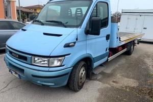 Iveco Daily carroatrezzi iveco 35c15 g