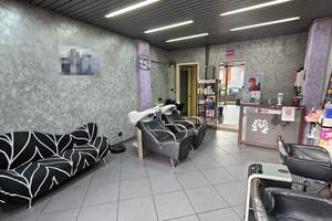 Locale commerciale uso ufficio/negozio/laboratorio