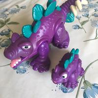 Dinosauri colorati semovibili