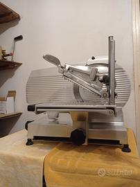 Affettatrice elettrica professionale usata