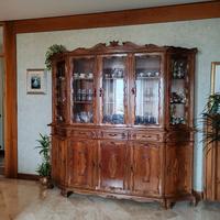 Credenza in stile barocco