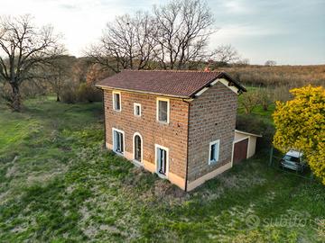 Affascinante casale storico ristrutturato