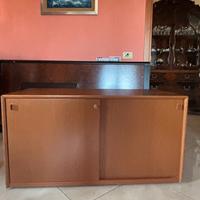 Mobile basso in legno color noce – 124×65×57,5 cm