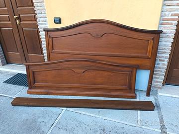 Letto in legno massello 