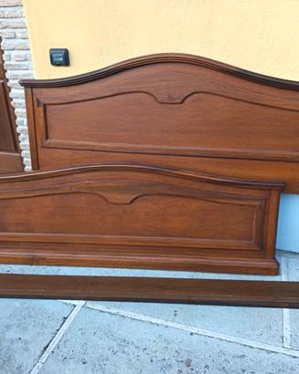 Letto in legno massello 