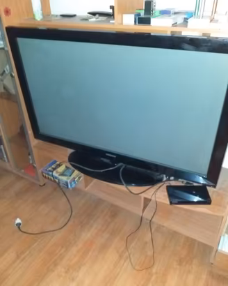SAMSUNG TV