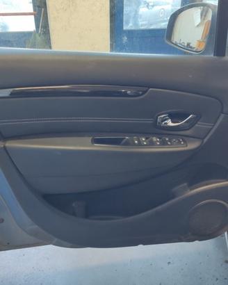 Pannello porta ant sx RENAULT SCENIC del 2013