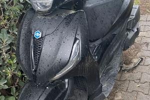 SCOOTER PIAGGIO 400 HPE 2024