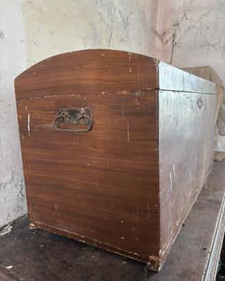 "Baule Cassapanca Vintage in Legno Antico”