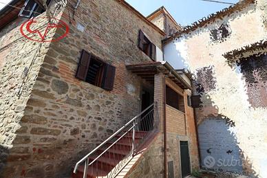 Casa indipendente di 156 m² con più di 5 locali a 